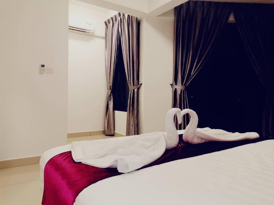 Marina Heights Hotel Residences Лумут Екстер'єр фото