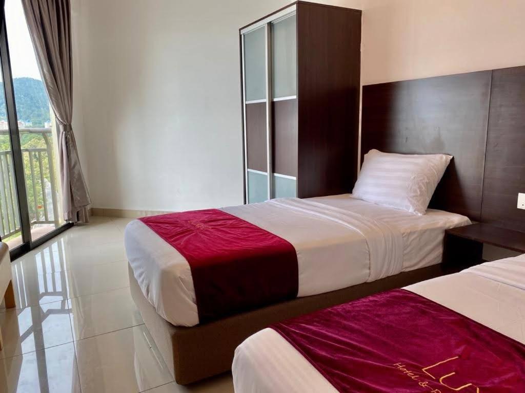 Marina Heights Hotel Residences Лумут Екстер'єр фото