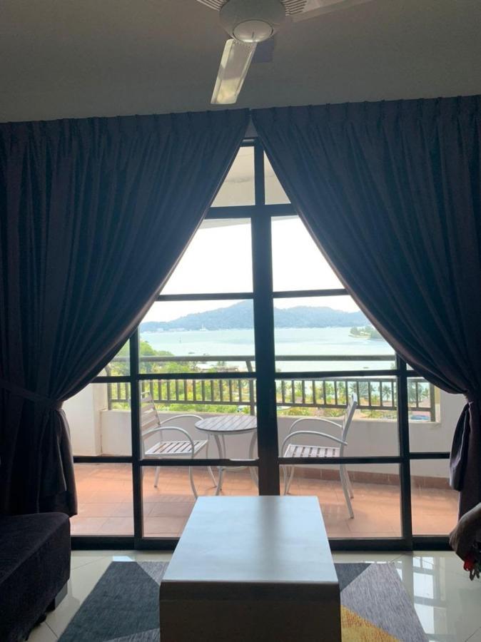 Marina Heights Hotel Residences Лумут Екстер'єр фото